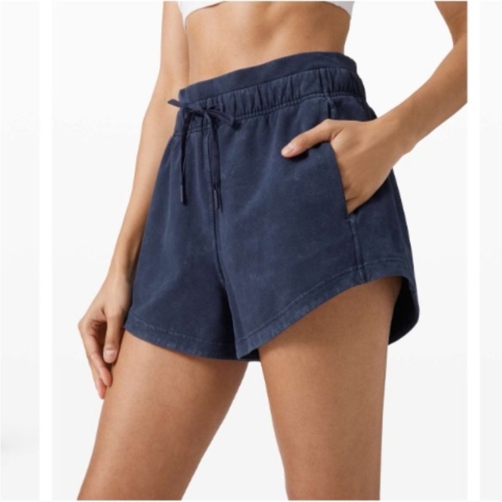 Lululemon inner glow short. Navy blue dye. Size 6